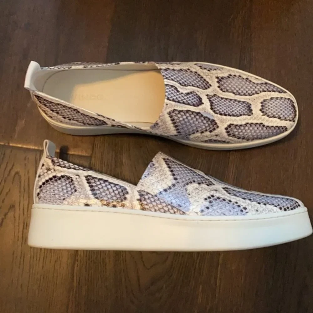 NIB ~ VINCE SAXON 2 BLUE SNAKE SLIP ON SNEAKER sz 9.5